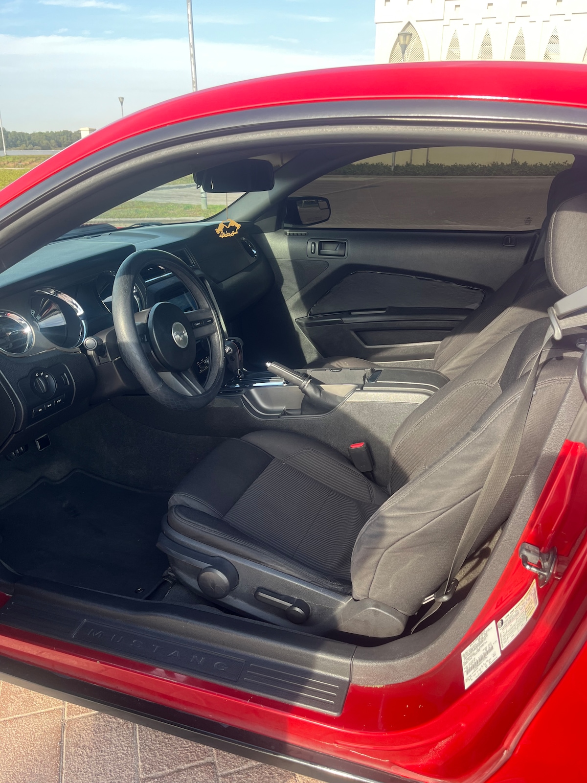 2011 Ford Mustang American (U.S) Specs - iCarsU.com