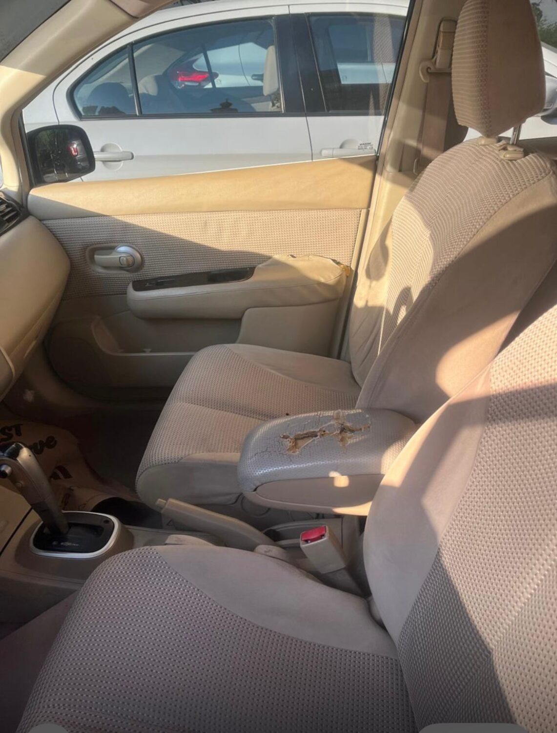 Nissan Tiida 2011 Sedan 1.8 Full option