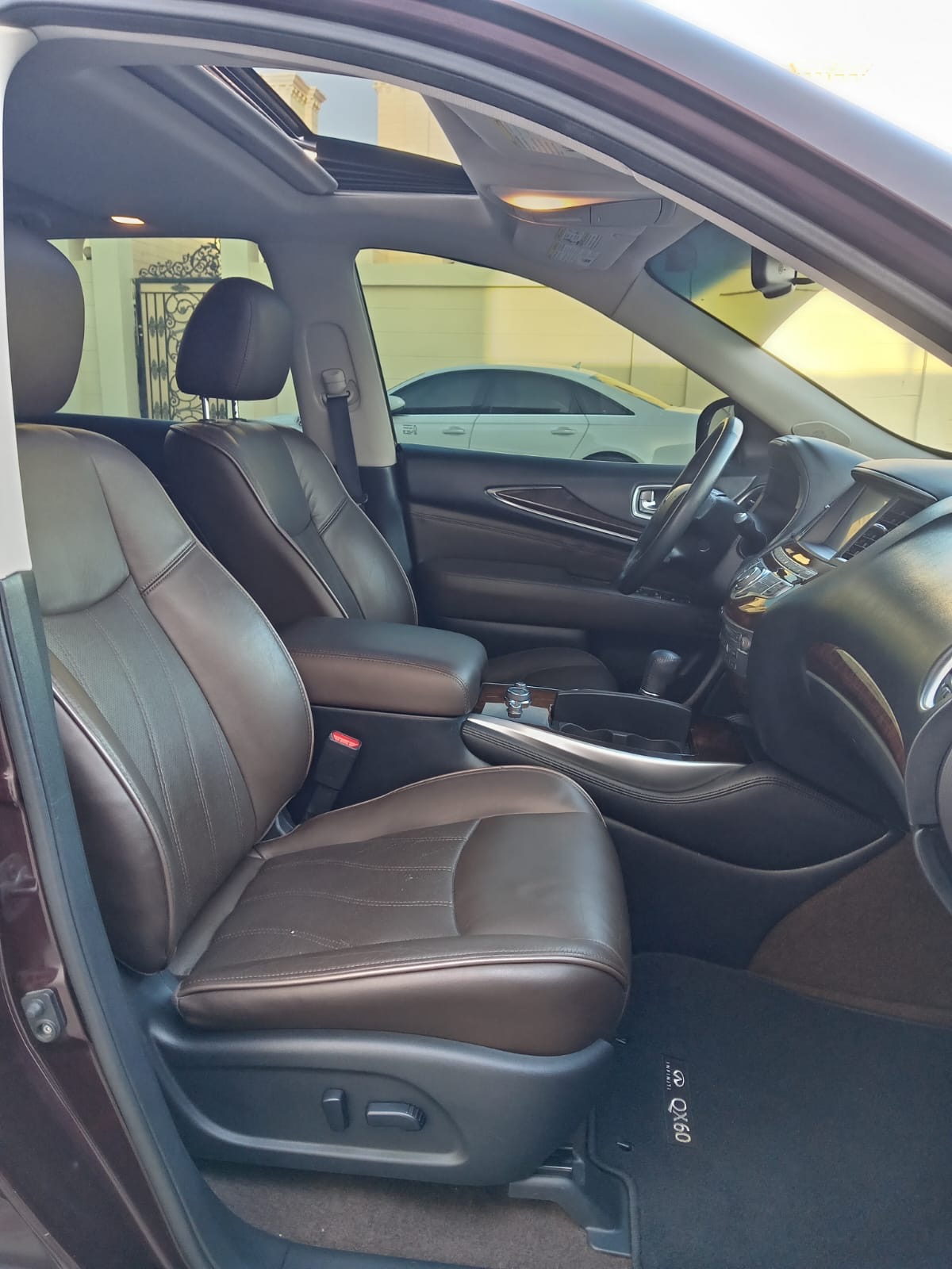 إنفينيتي QX60 موديل 2015 – فئة لَكجري | فل أوبشن | خليجي