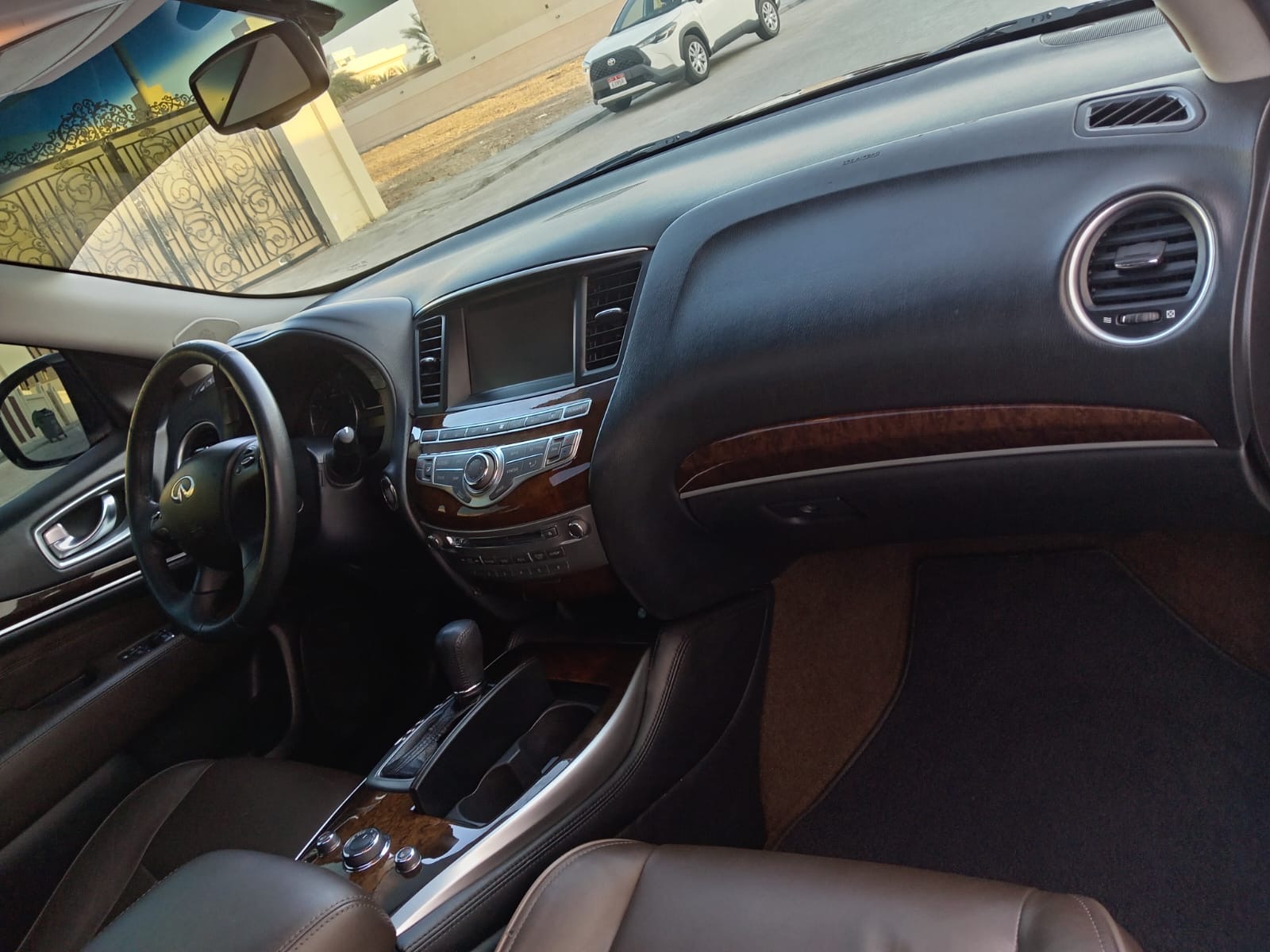 إنفينيتي QX60 موديل 2015 – فئة لَكجري | فل أوبشن | خليجي