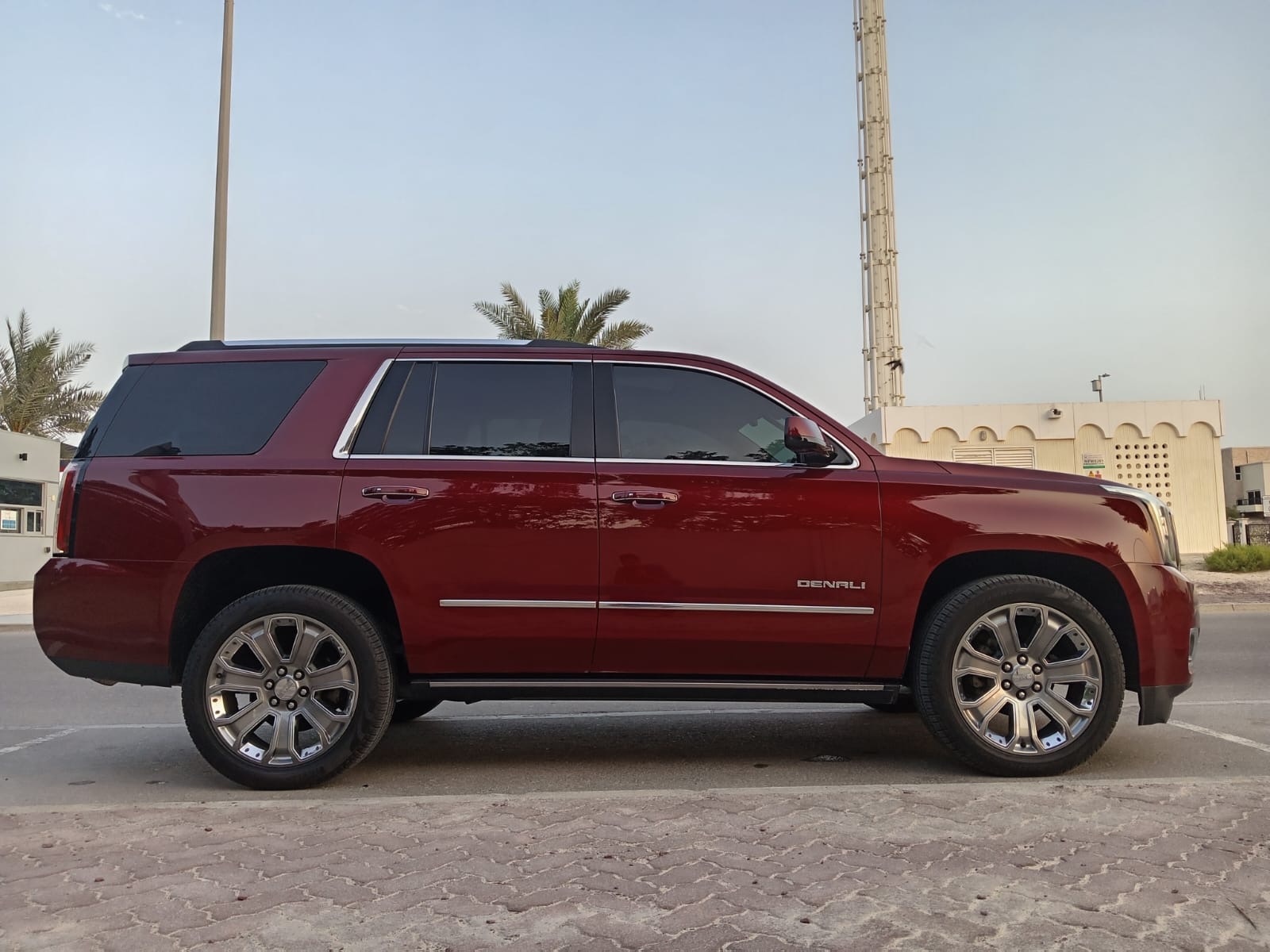 2016 Supper Clean Yukon Denali. Full Service History 2016 GMC Yukon Denali - Excellent Condition