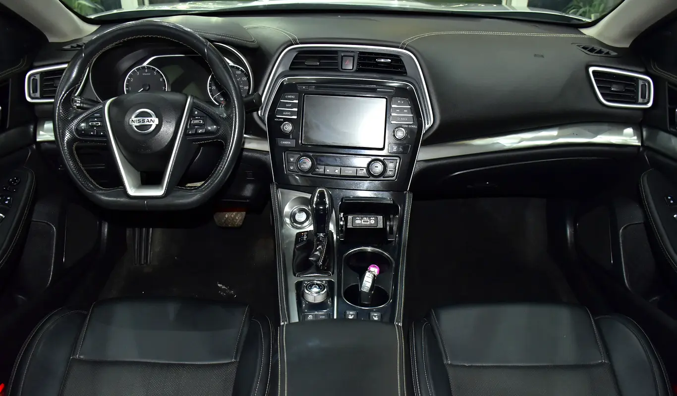 2021 Maxima American