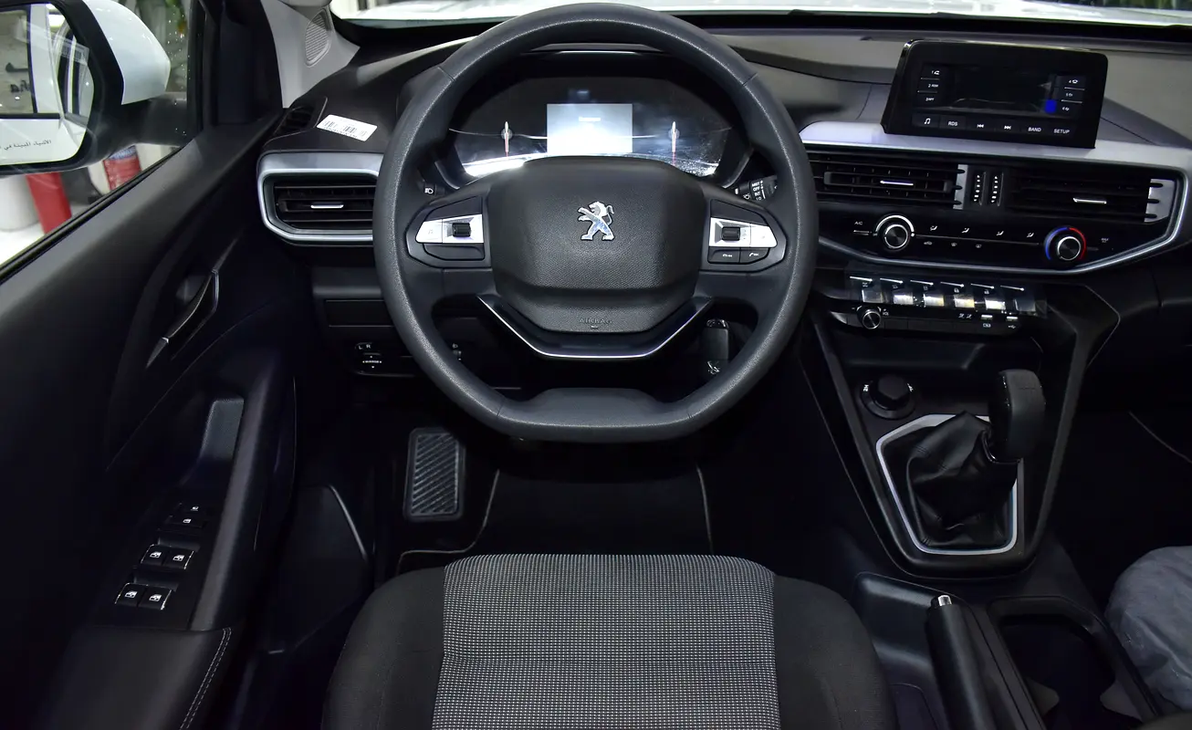 GCC 2023 Peugeot Landtrek