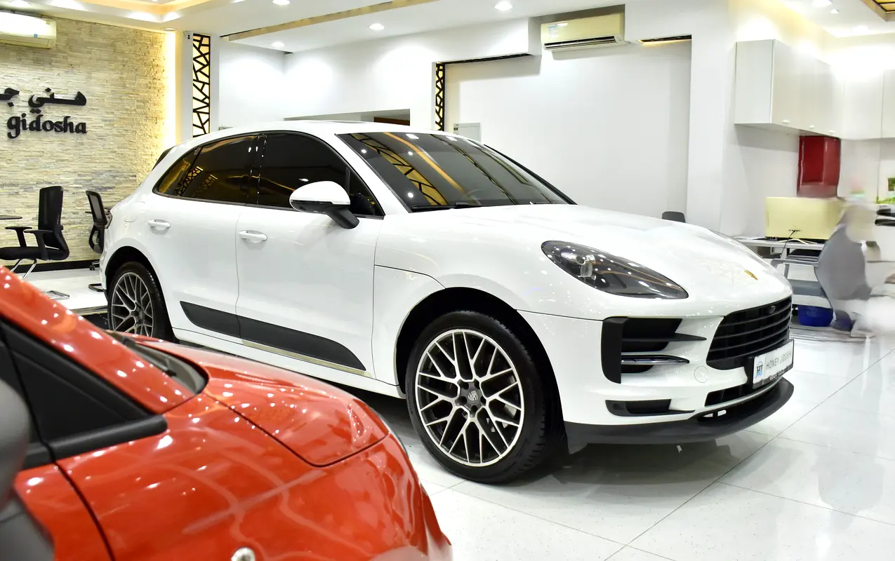 122000 2020 Macan