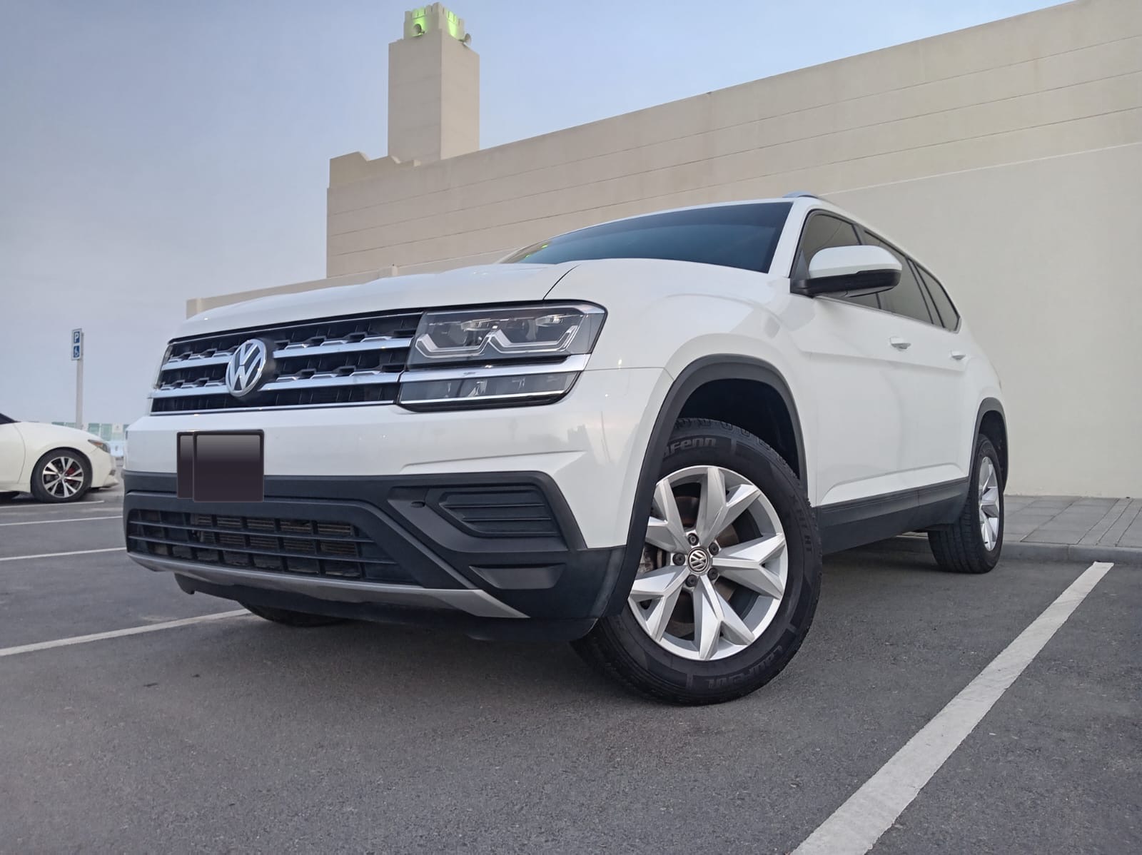 Volkswagen Teramont S 2019 GCC Specs | 140,000 KM | 7 Seater SUV | AED 38,000
