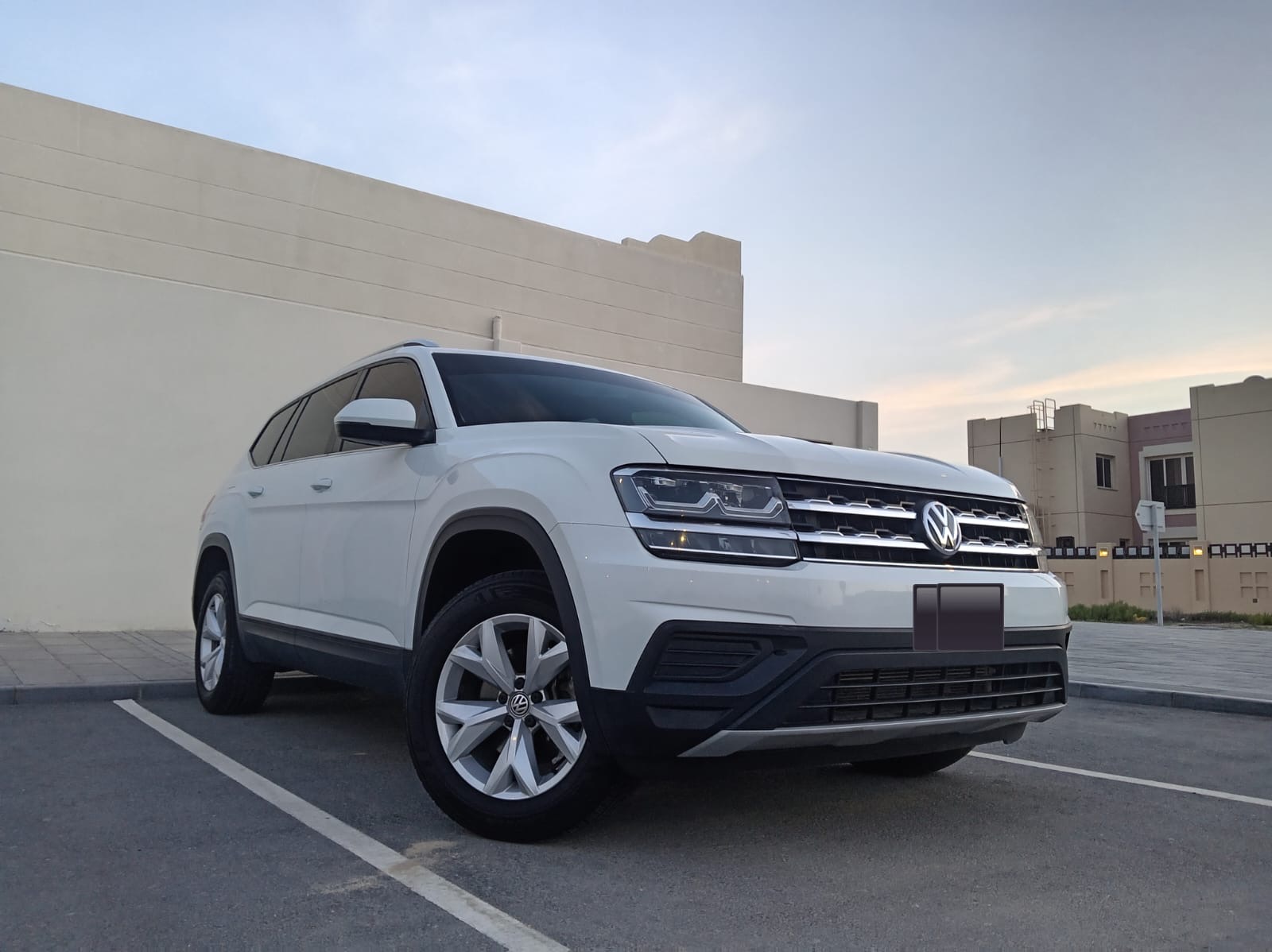 Volkswagen Teramont S 2019 GCC Specs | 140,000 KM | 7 Seater SUV | AED 38,000