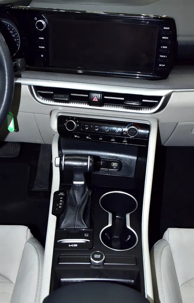 Well maintained “2023 Kia K5