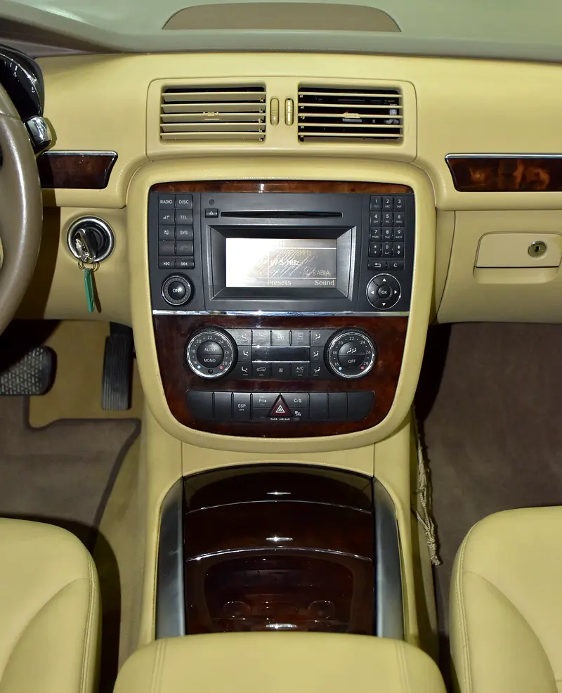 116000 2009 R-Class