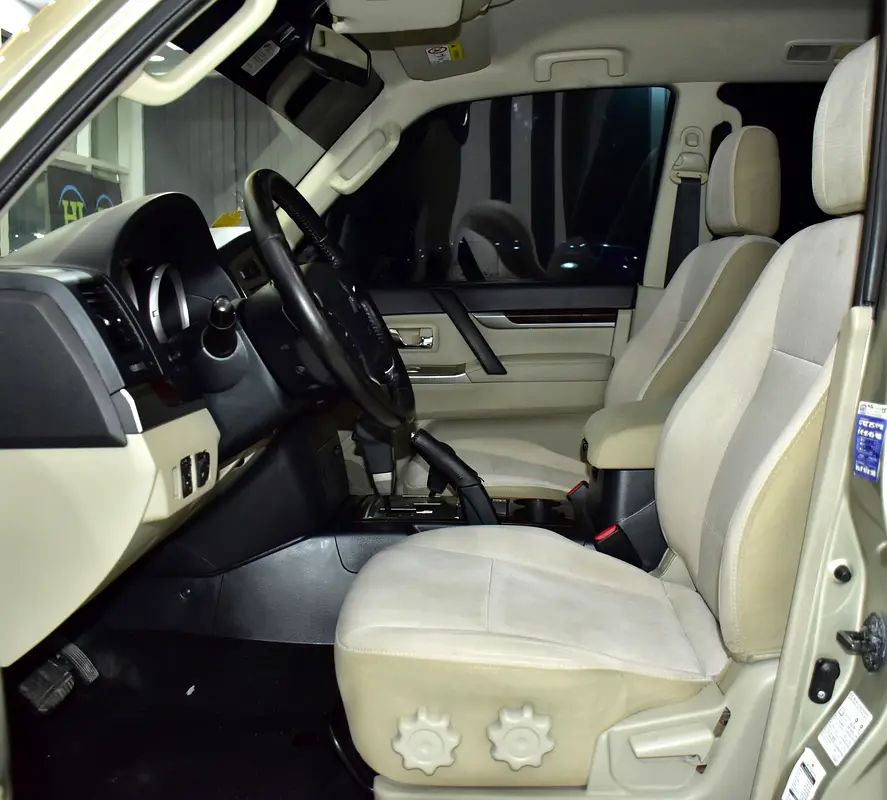 2017 Mitsubishi Pajero GCC