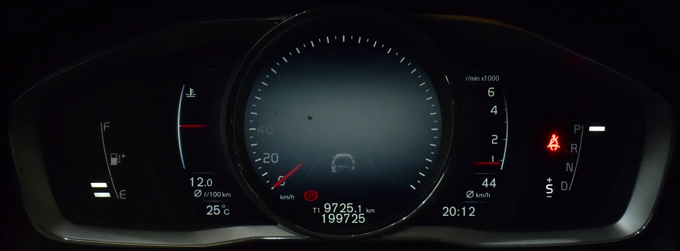 GCC 2016 Volvo V-Class