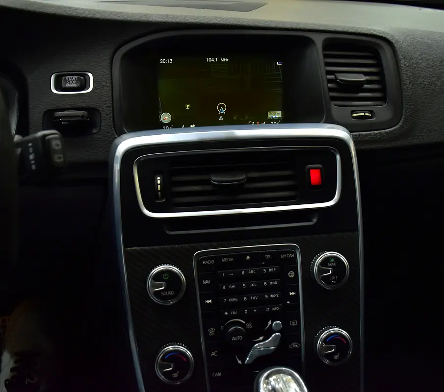 GCC 2016 Volvo V-Class