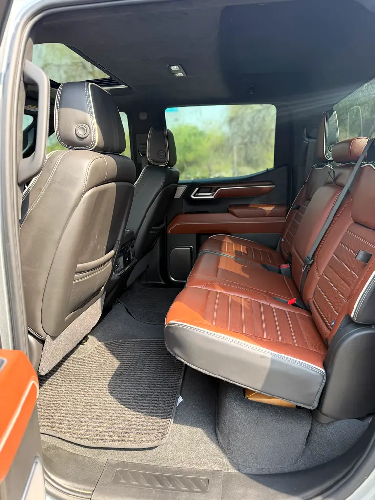 GCC 2024 GMC Sierra