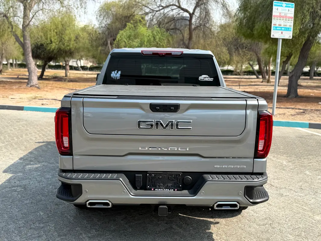 GCC 2024 GMC Sierra