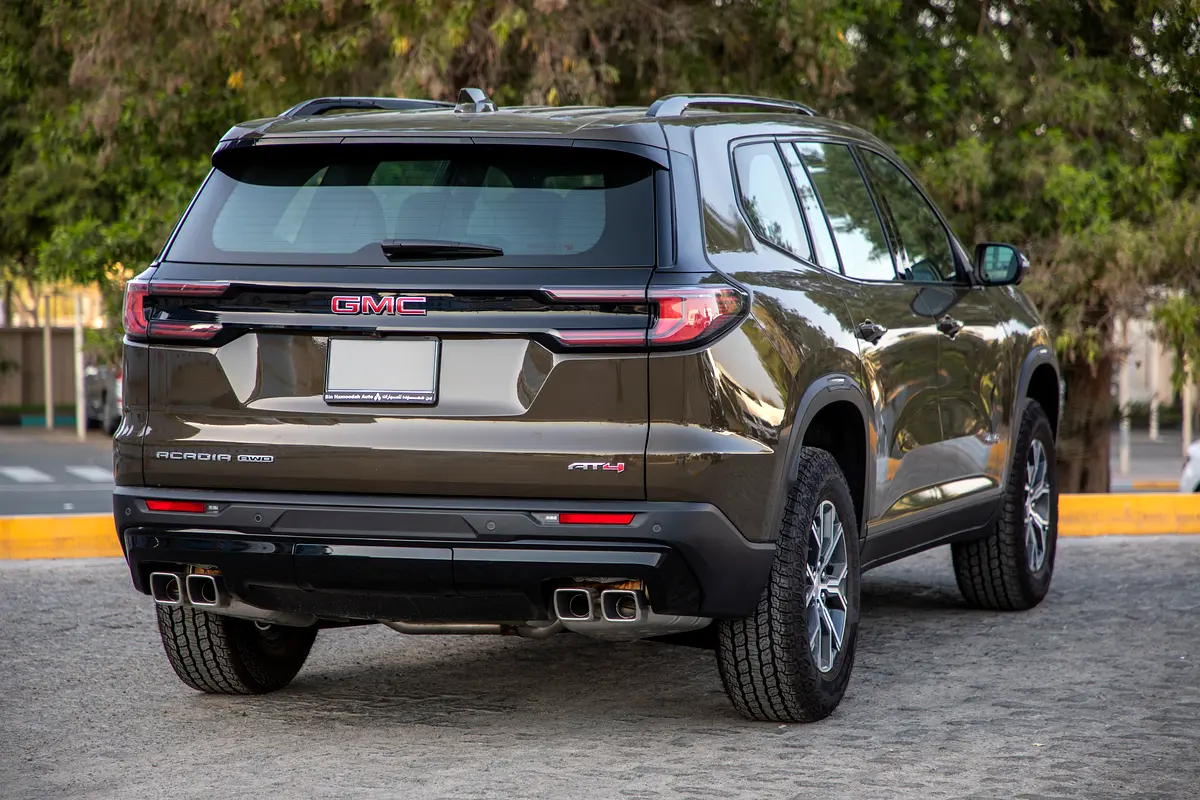 GCC 2024 GMC Acadia