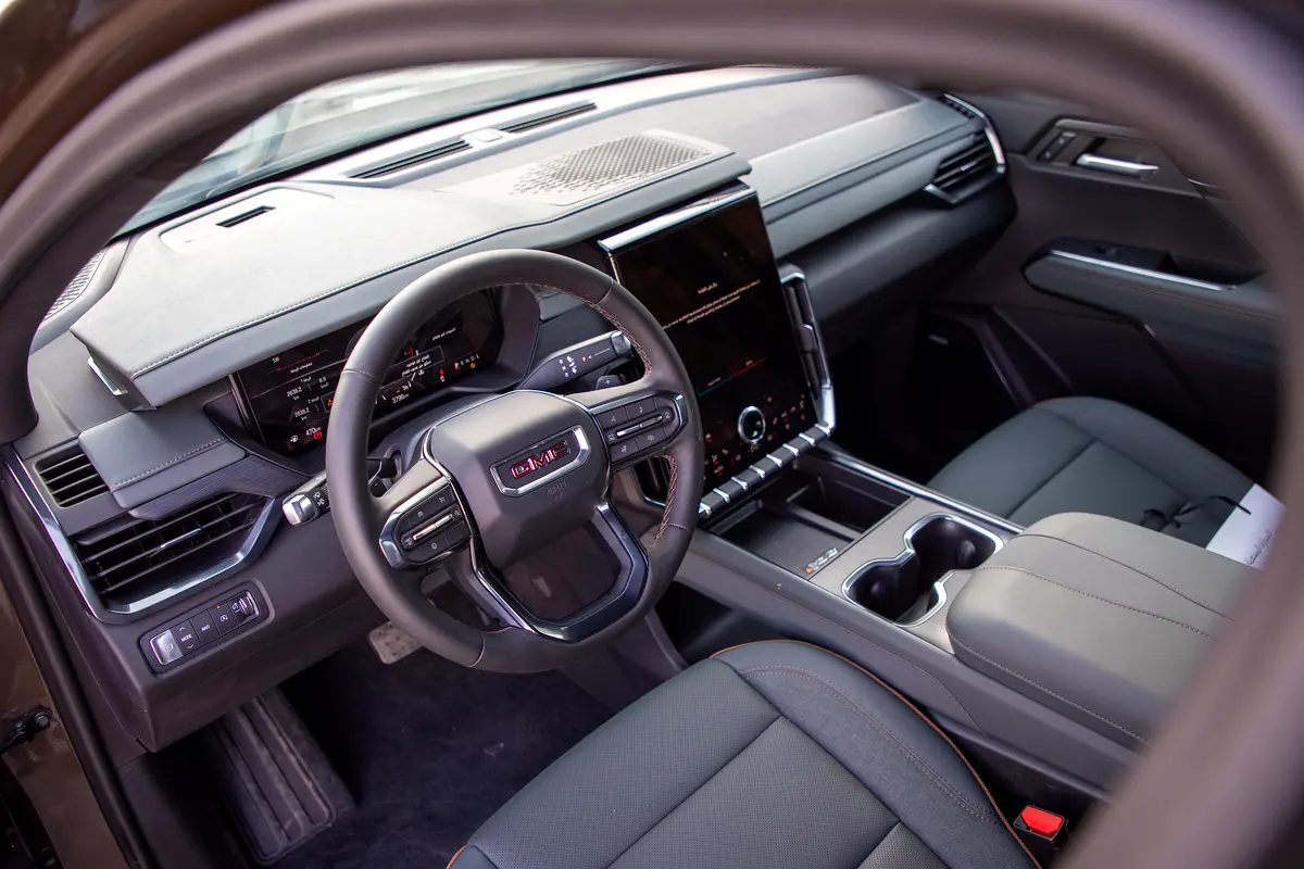 GCC 2024 GMC Acadia