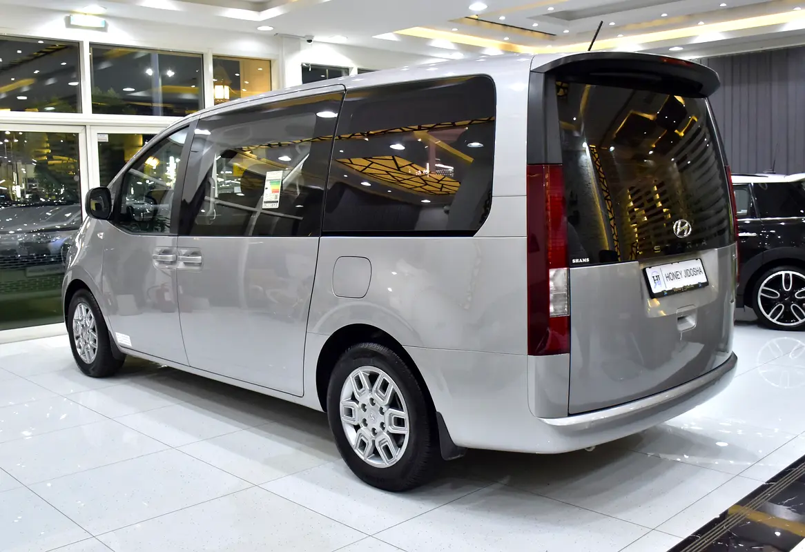 2022 Hyundai Staria GCC