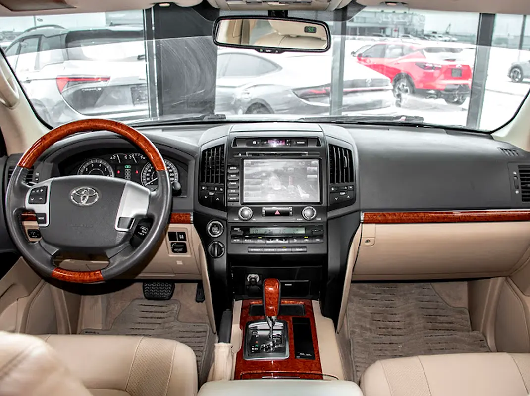 For sale in Musaffah, Abu Dhabi 2014 Land Cruiser