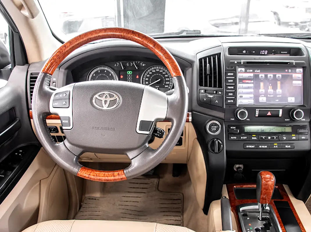 For sale in Musaffah, Abu Dhabi 2014 Land Cruiser