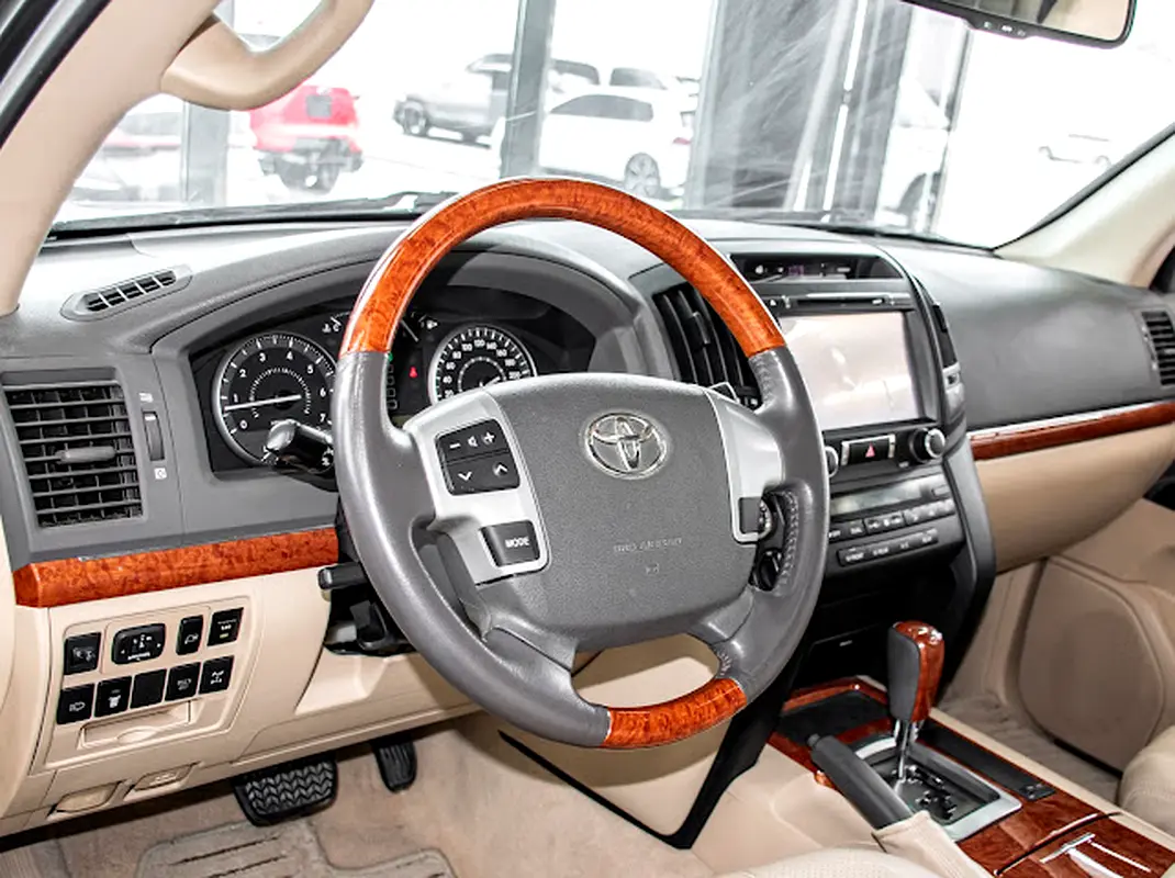 For sale in Musaffah, Abu Dhabi 2014 Land Cruiser