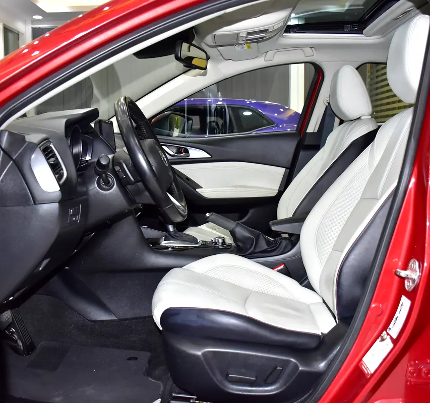 GCC 2017 Mazda 3
