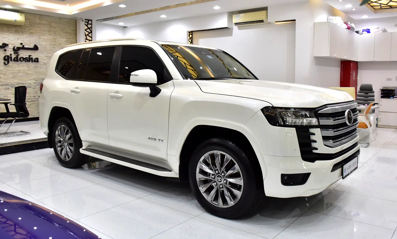 6900 2025 Land Cruiser
