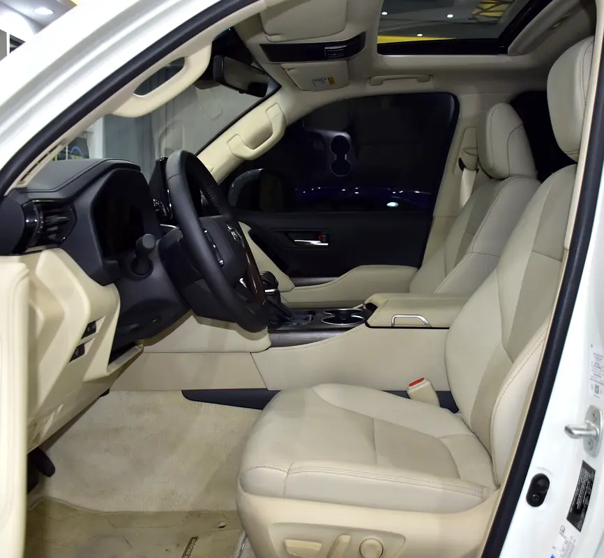 6900 2025 Land Cruiser