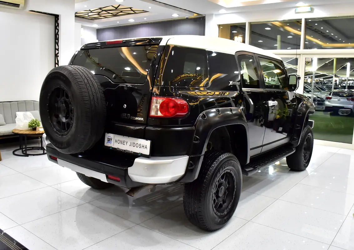 Well maintained 2014 Toyota FJ Cruiser