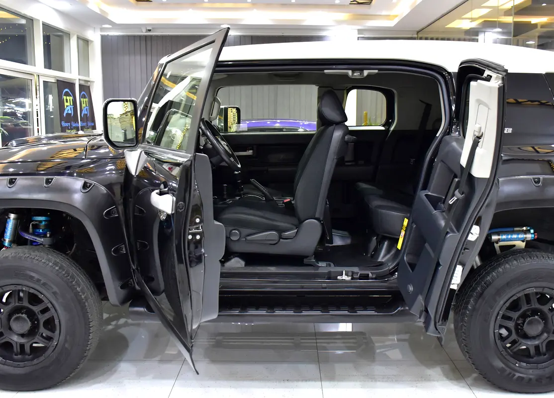 Well maintained 2014 Toyota FJ Cruiser