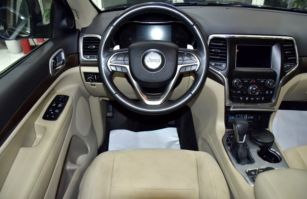 GCC 2018 Grand Cherokee