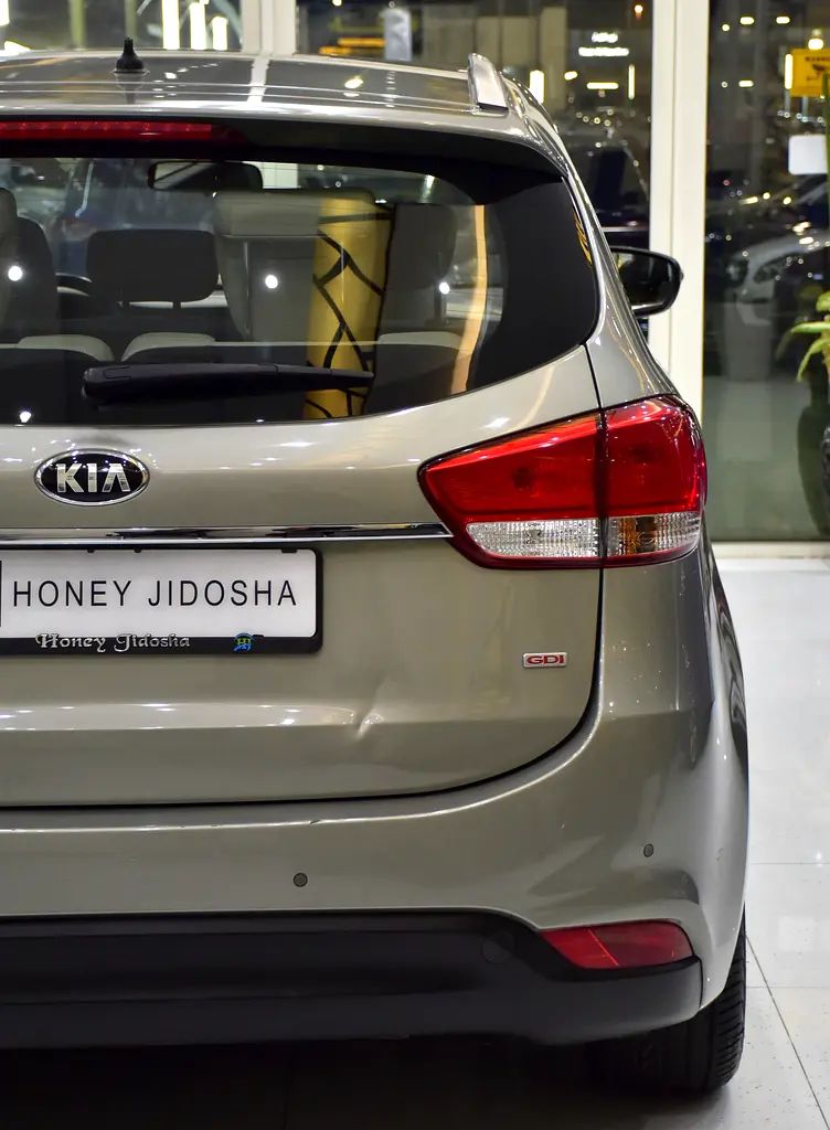 GCC 2017 Kia Carens