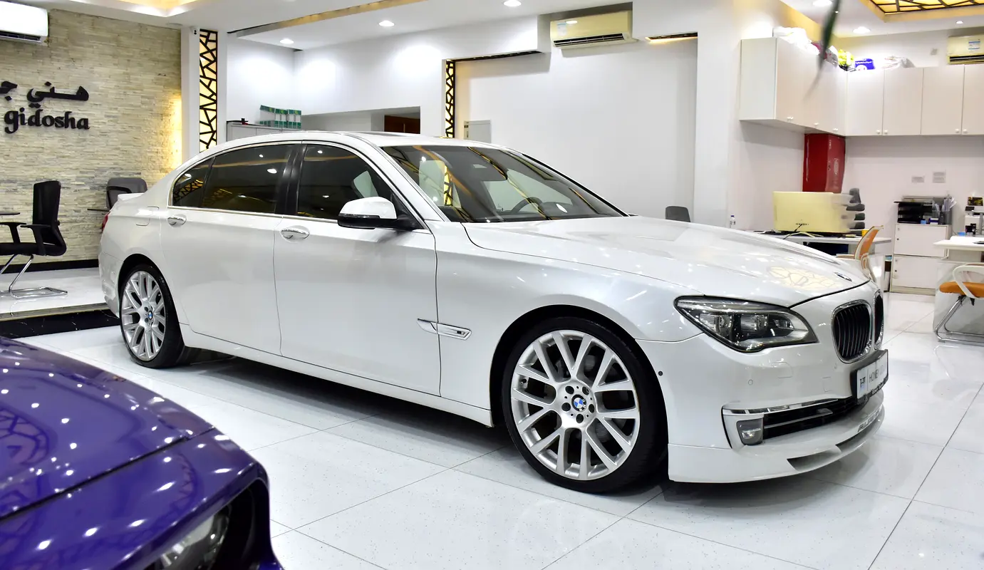 For sale in Al Qusais 1, Al Qusais Residential Area, Al Qusais, Dubai 2015 7-Series