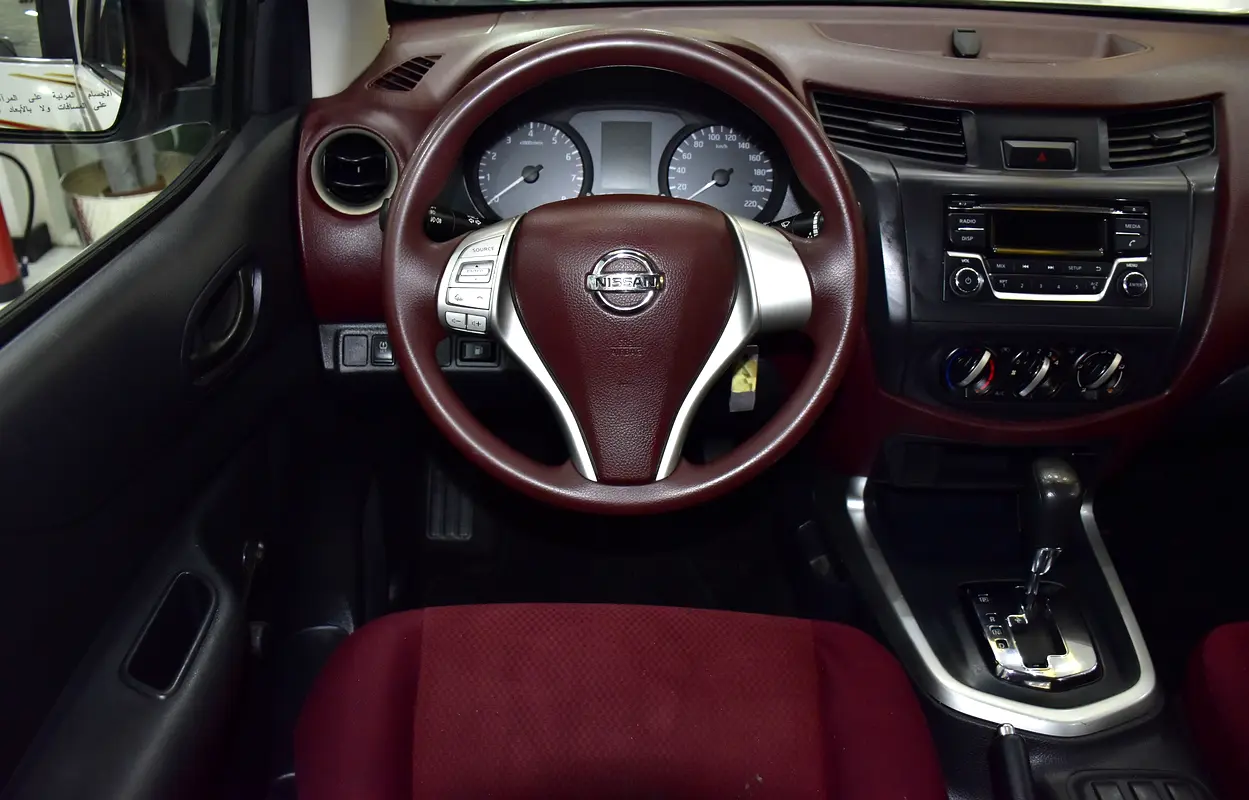 2020 Nissan Navara GCC