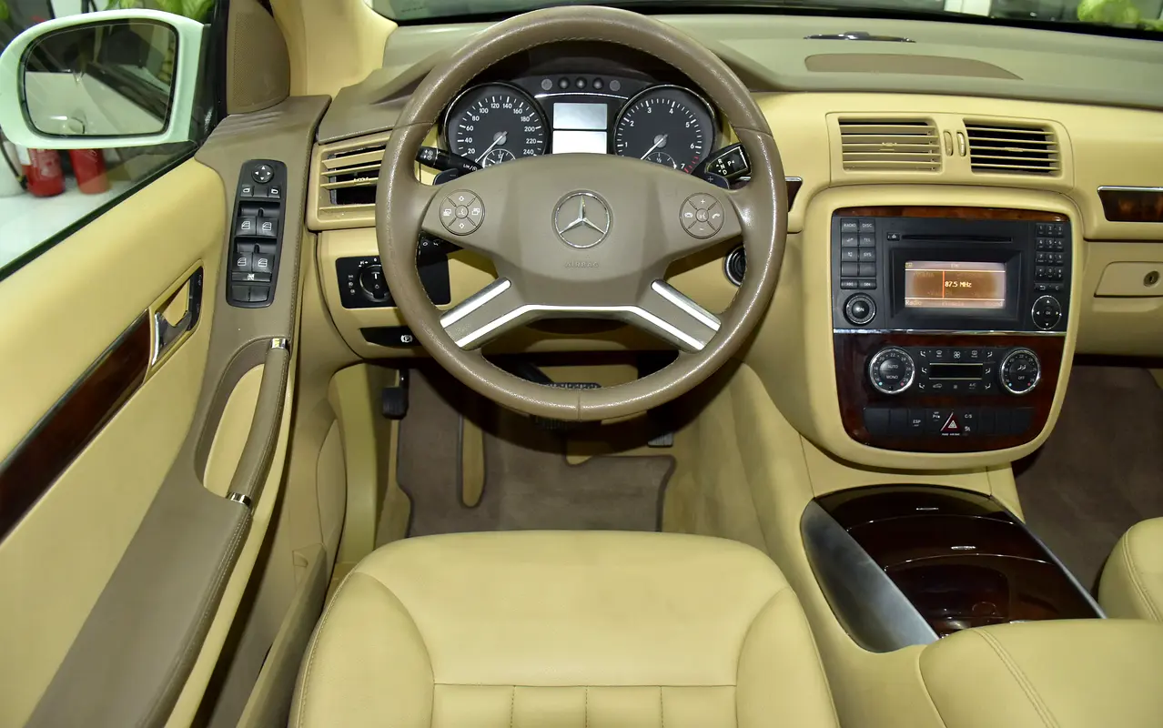 Well maintained 2009 Mercedes-Benz R-Class