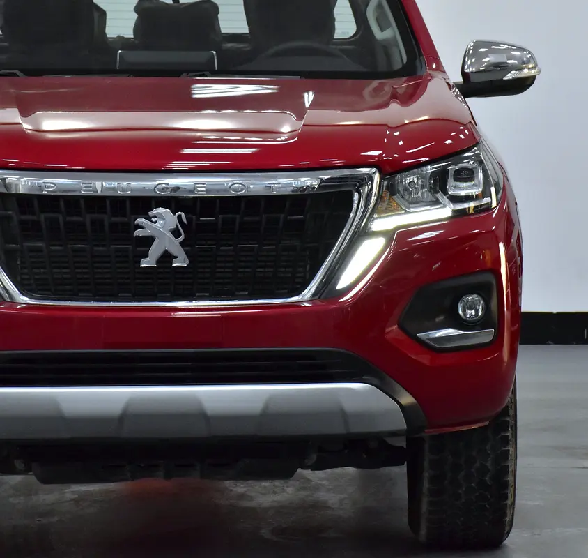 2023 Landtrek 0