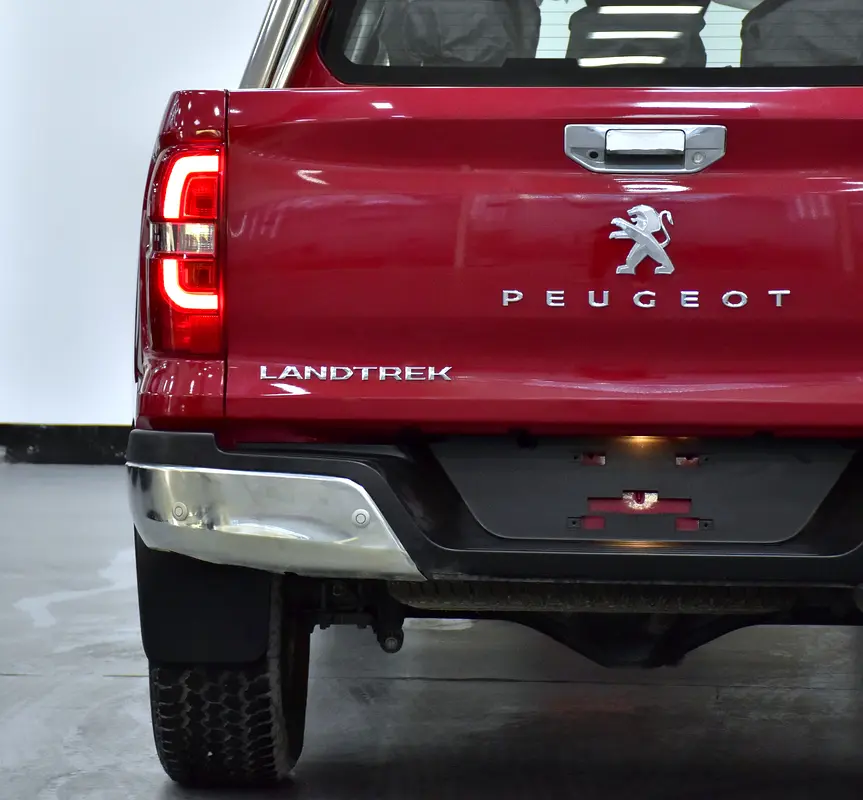 2023 Landtrek 0