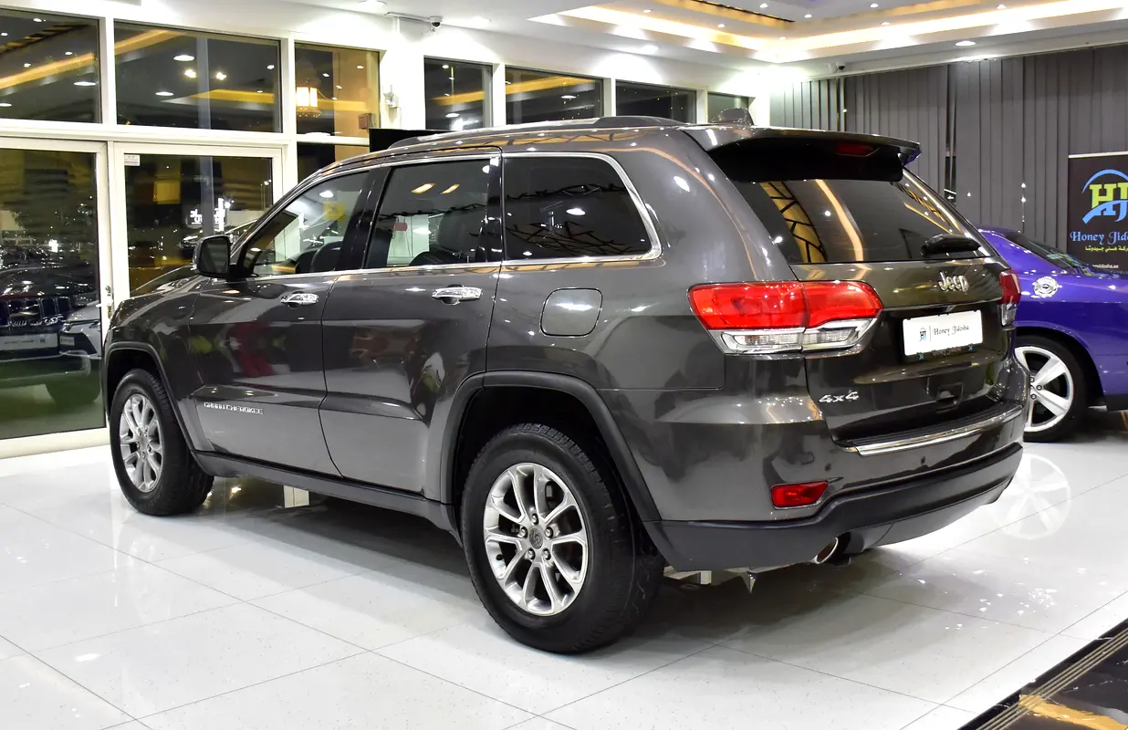 For sale in Al Qusais 1, Al Qusais Residential Area, Al Qusais, Dubai 2015 Grand Cherokee