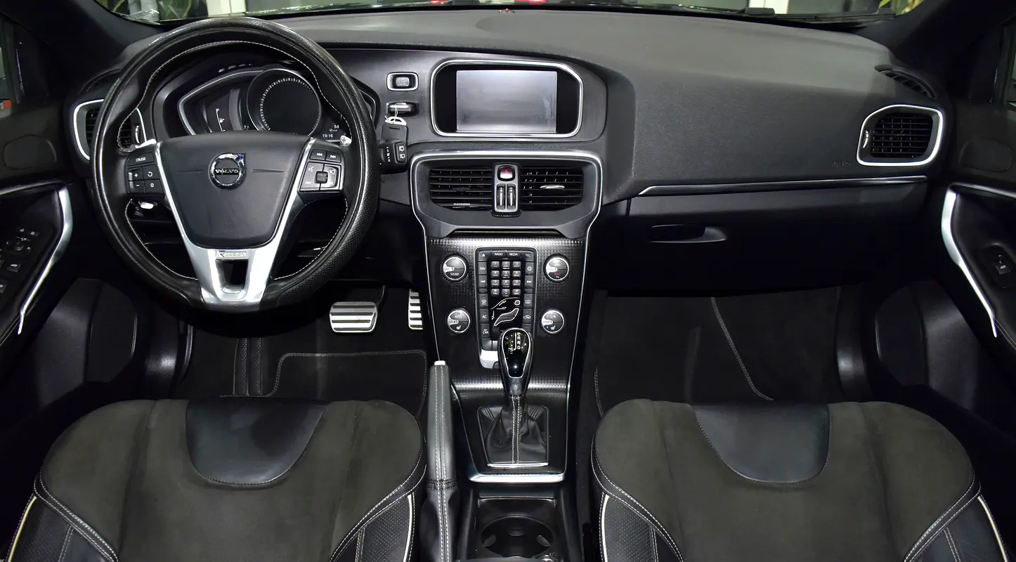 Well maintained 2018 Volvo V-Class