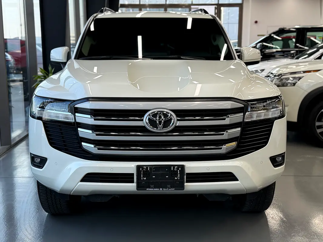 For sale in Musaffah, Abu Dhabi 2025 Land Cruiser