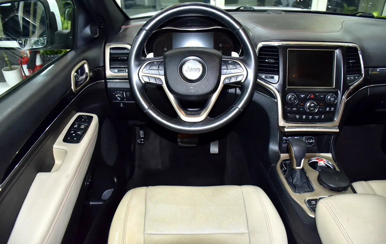 GCC 2016 Grand Cherokee