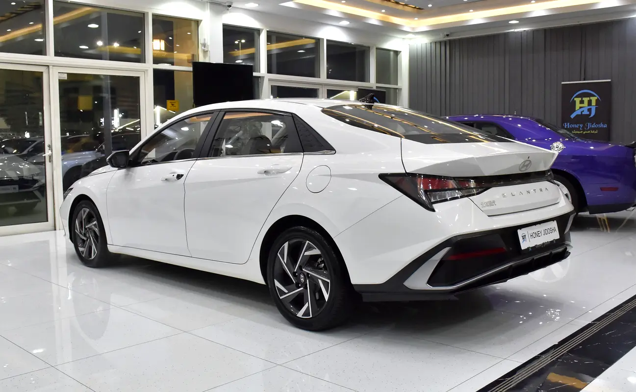 Well maintained 2024 Hyundai Elantra
