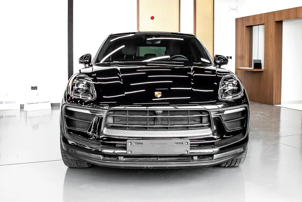 GCC 2023 Porsche Macan
