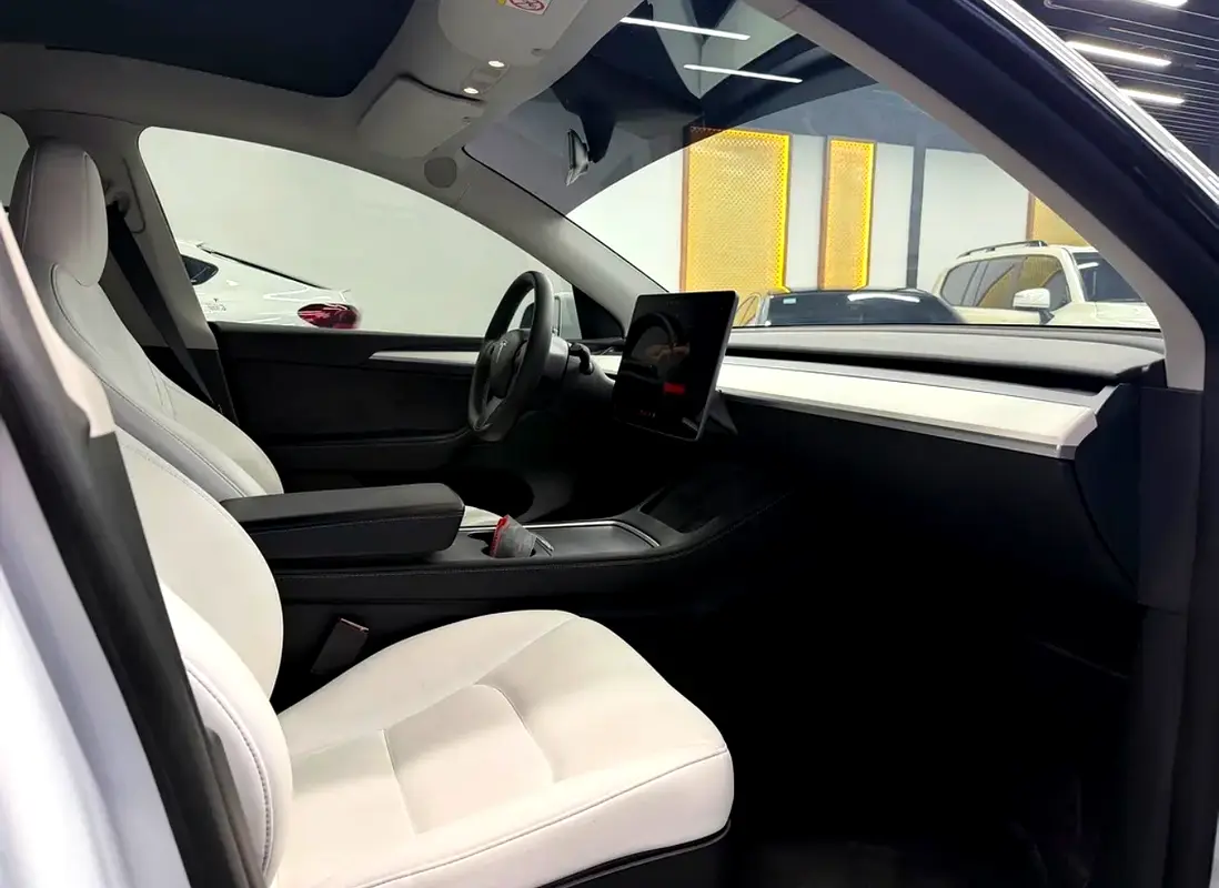 GCC 2023 Tesla Model Y