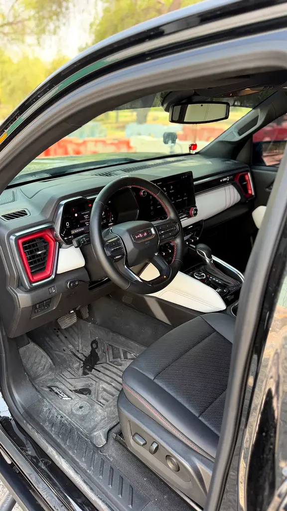GCC 2024 GMC Canyon
