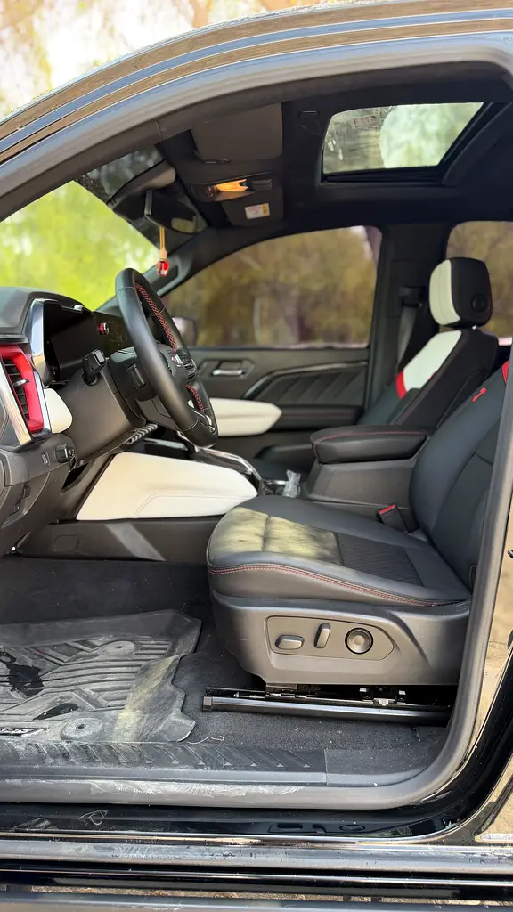 GCC 2024 GMC Canyon