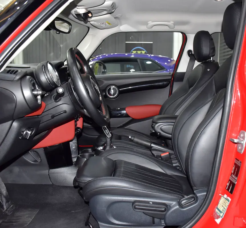 GCC 2019 MINI Cooper