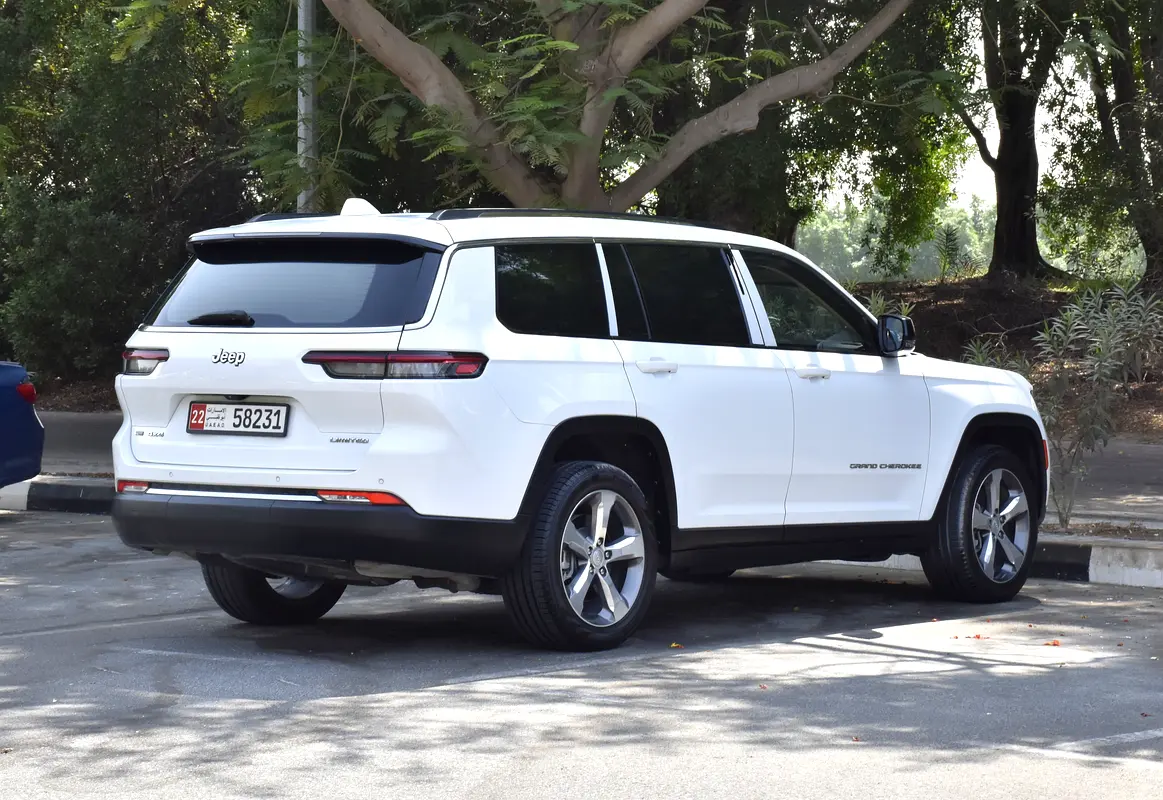 GCC 2022 Jeep Grand Cherokee