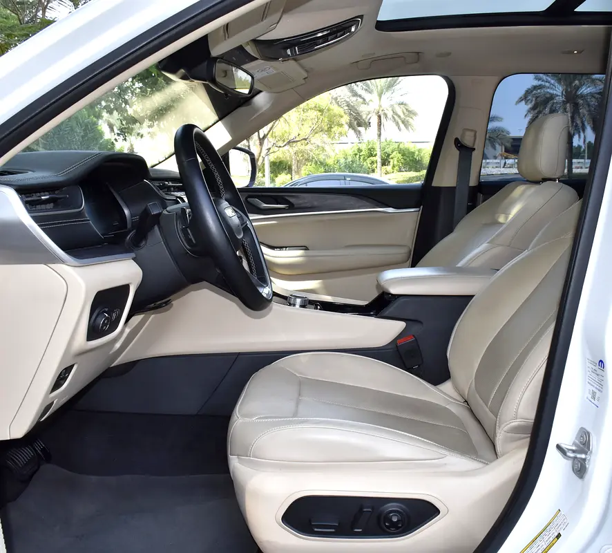 GCC 2022 Jeep Grand Cherokee