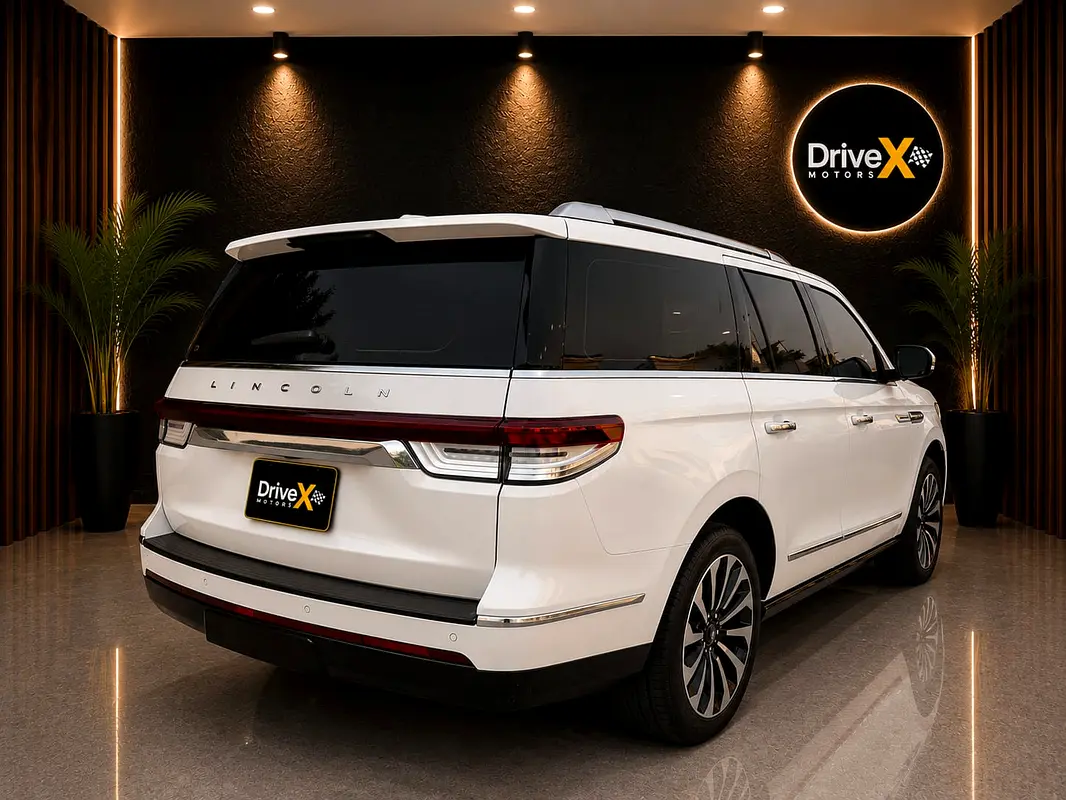 GCC 2023 Lincoln Navigator