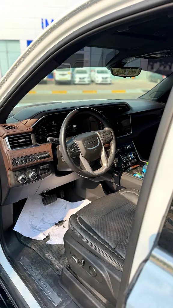 GCC 2022 GMC Yukon