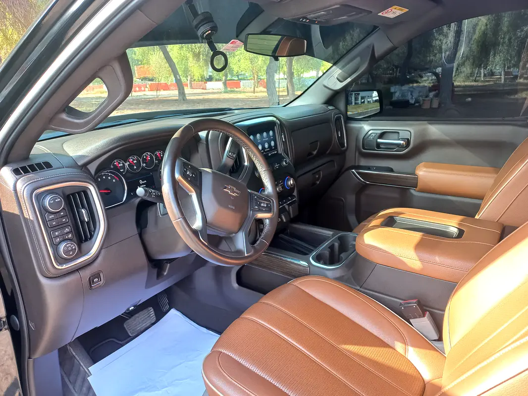 For sale in Abu Dhabi 2022 Silverado